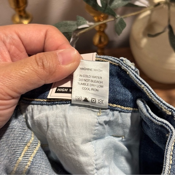 Judy Blue Size 0 In The Morning Button Fly Cropped Wide Leg Jeans Comfort NWT - Picture 7 of 7